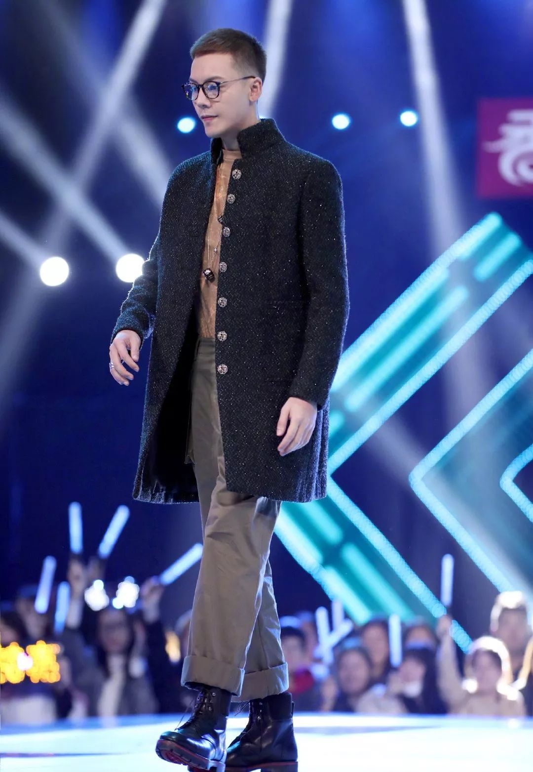 选马丁靴选8孔还是10孔的,马丁靴怎么选最合适