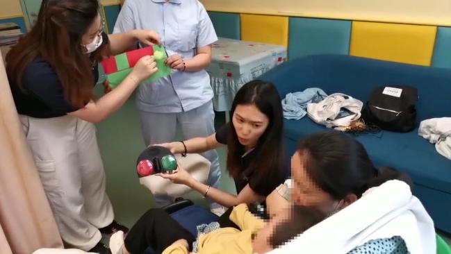 借助沟通辅具，5岁语障儿童第一次“说”出了“我爱妈妈”