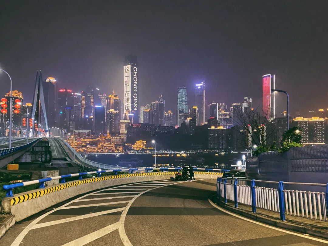 坐上高铁去旅游沿线美食尝个遍,云贵川渝高铁环线