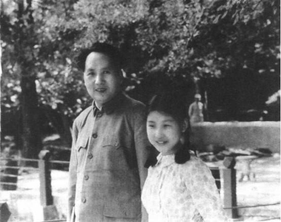 54年贺敏学来京，毛主席在丰泽园亲自接待，贺：妹妹让我向你问好