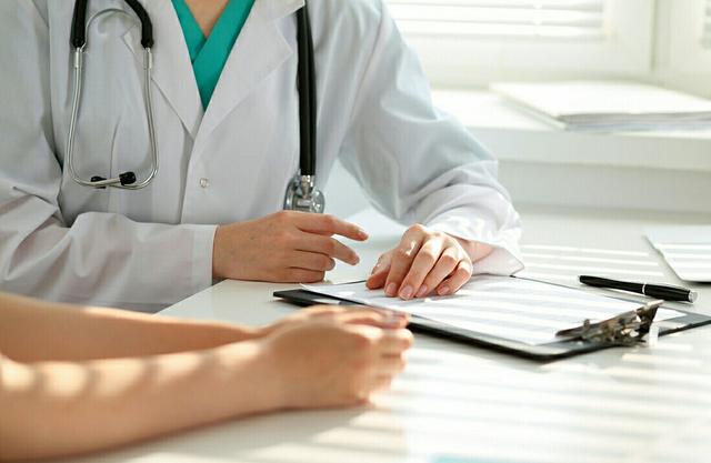 如果直肠癌发展到晚期，身体上会有哪些变化？