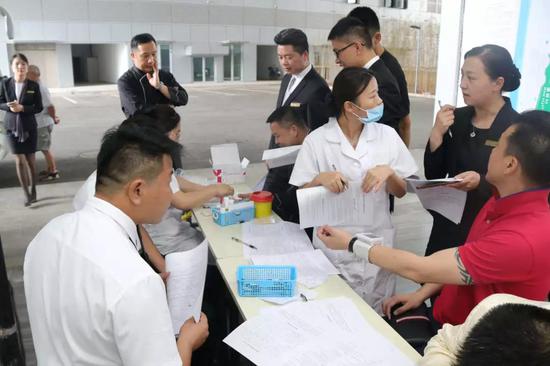 江西南昌县爱心献血传递真情,南昌爱心人士捐赠绿地铂瑞酒店