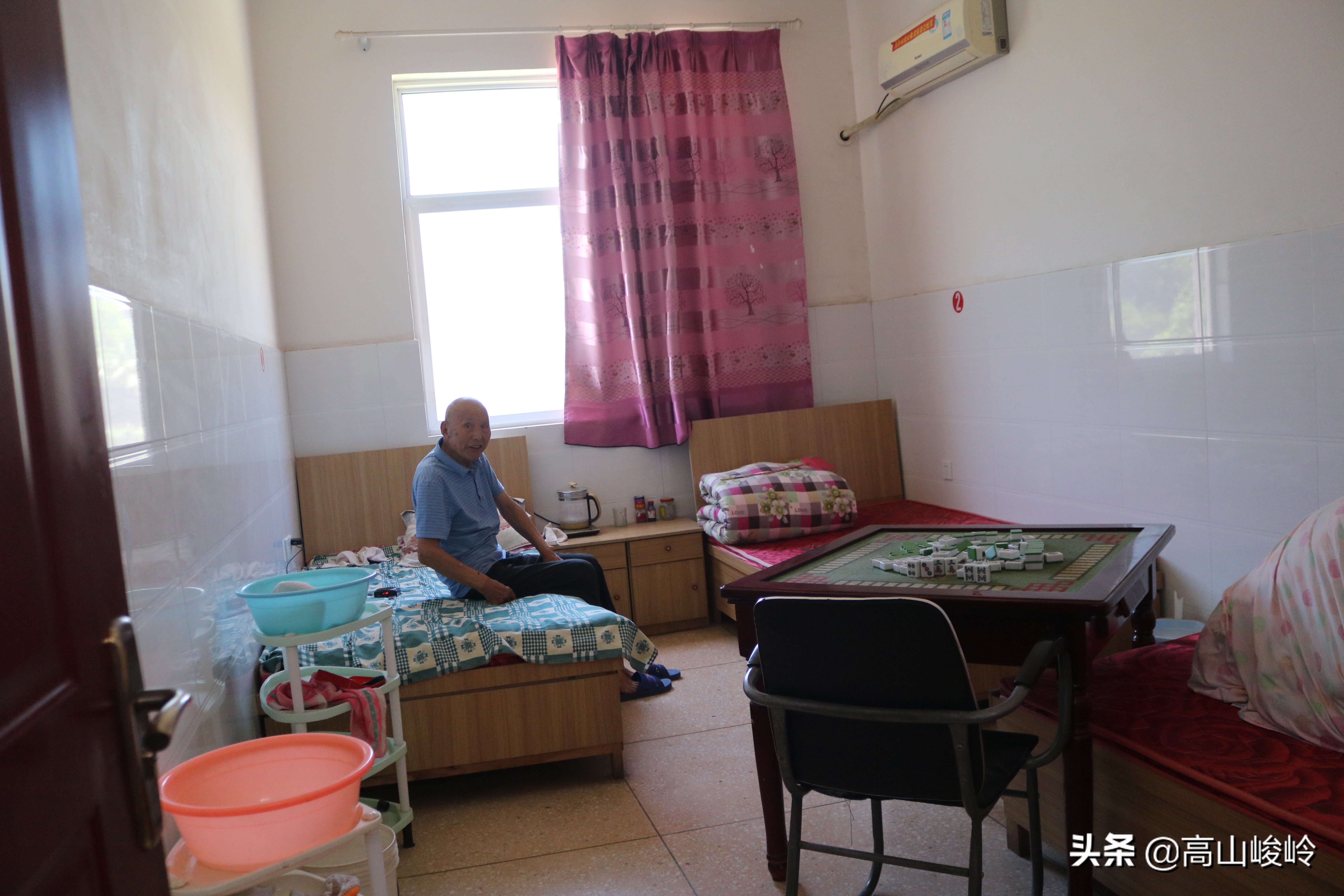 慈善家刘章俊（记者：乔望键张孟强摄/文）