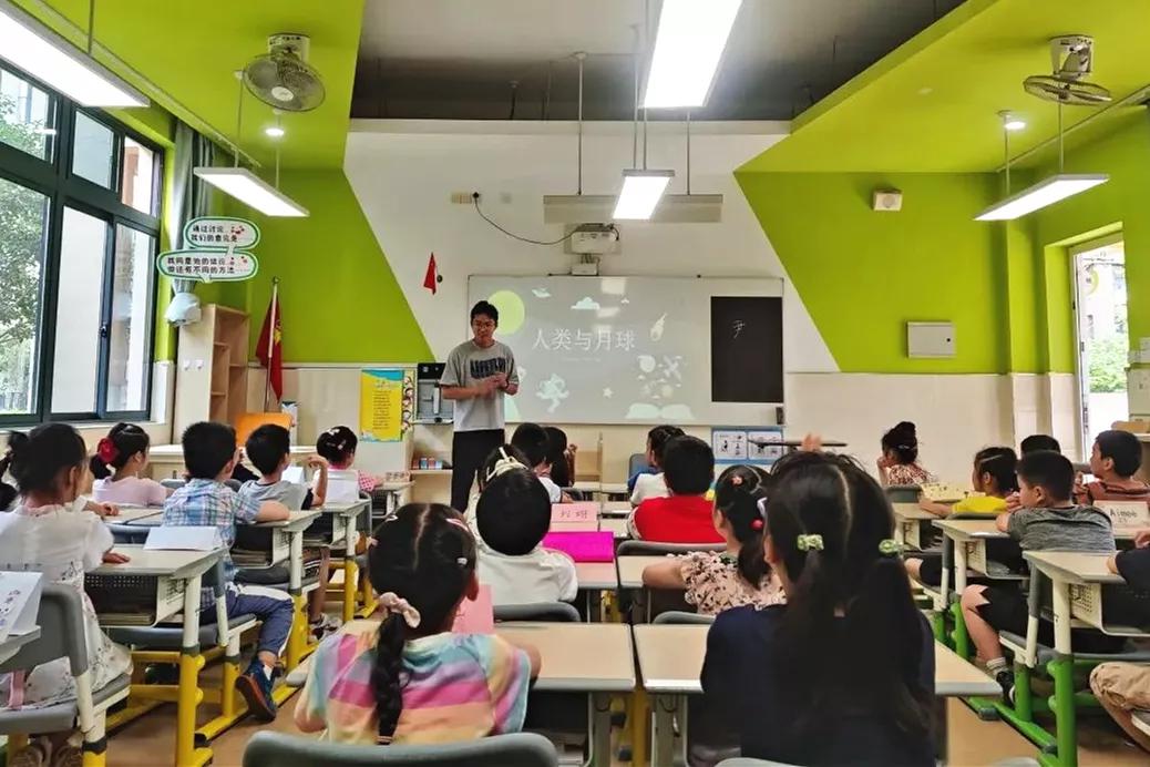 杭州小学生暑期托管服务,开学第一天小学托管