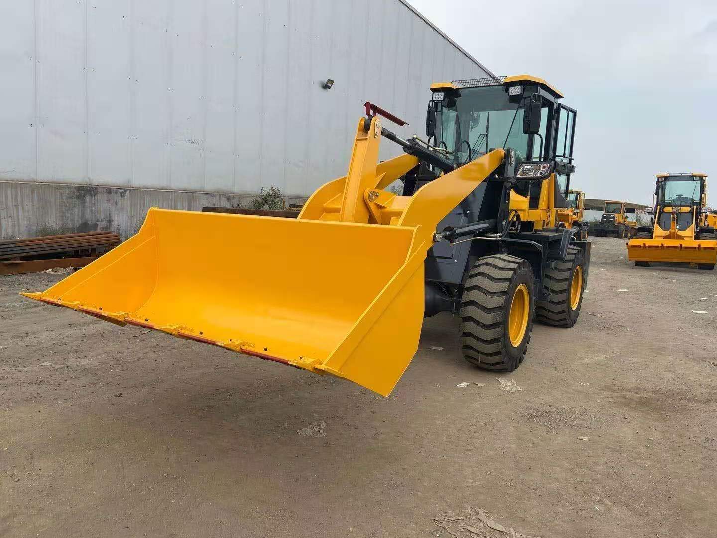 小型装载机性价比高,小型装载机有几种牌子好用又实惠