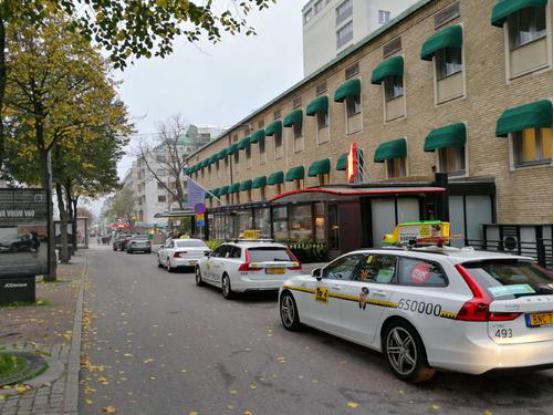 一百块在瑞典可以买到什么？游客去了一趟超市，出来生无可恋