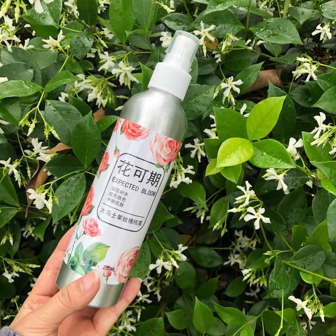 夏天油皮毛孔粗大用什么爽肤水,夏天出油毛孔粗大护肤品推荐