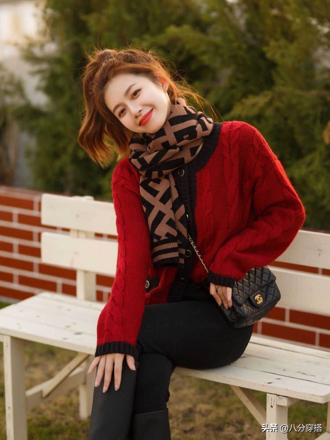 显白气质又柔软渐变慵懒风毛衣,女士简约风穿搭技巧白色毛衣搭配