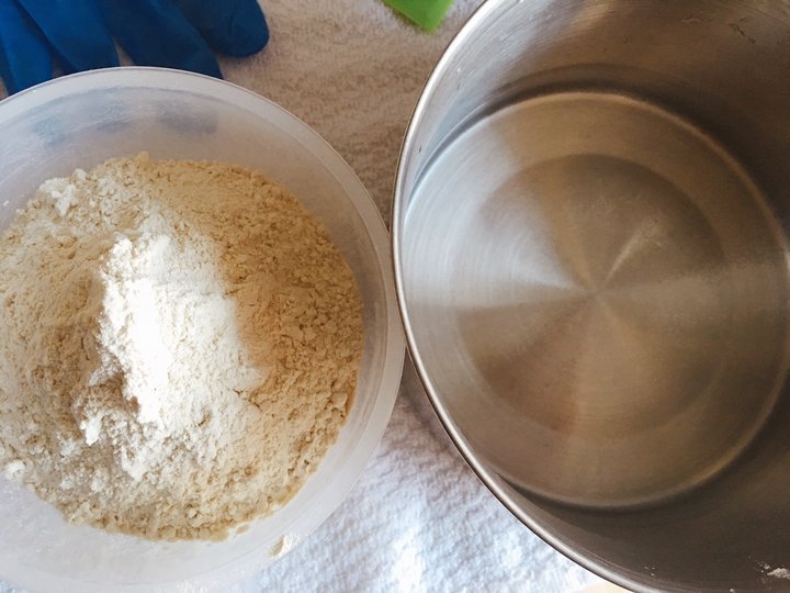 烤面筋卖2元一串成本大概多少,烤面筋月入8万小吃生意