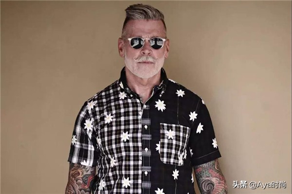 适合日常搭配的眼镜,如何选择适合自己的眼镜文艺范