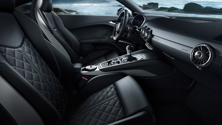 奥迪tt对比宝马4系,宝马4系和奥迪tt对比