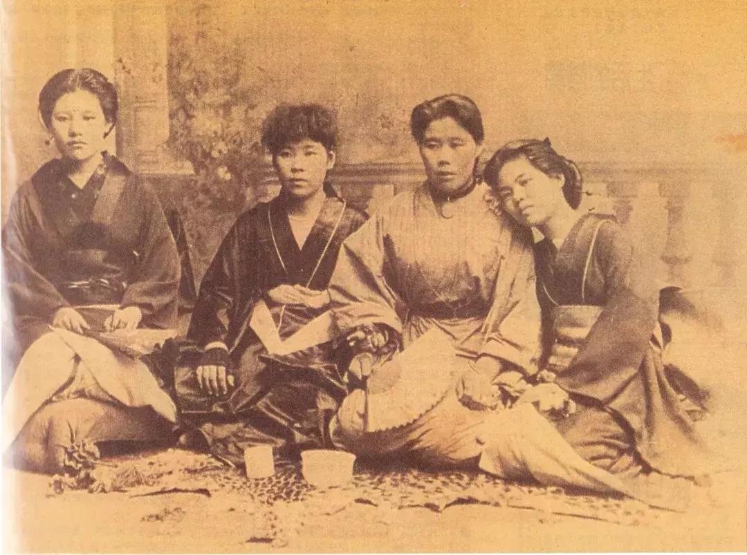 日本女人卖奢侈品,日本女人卖服装