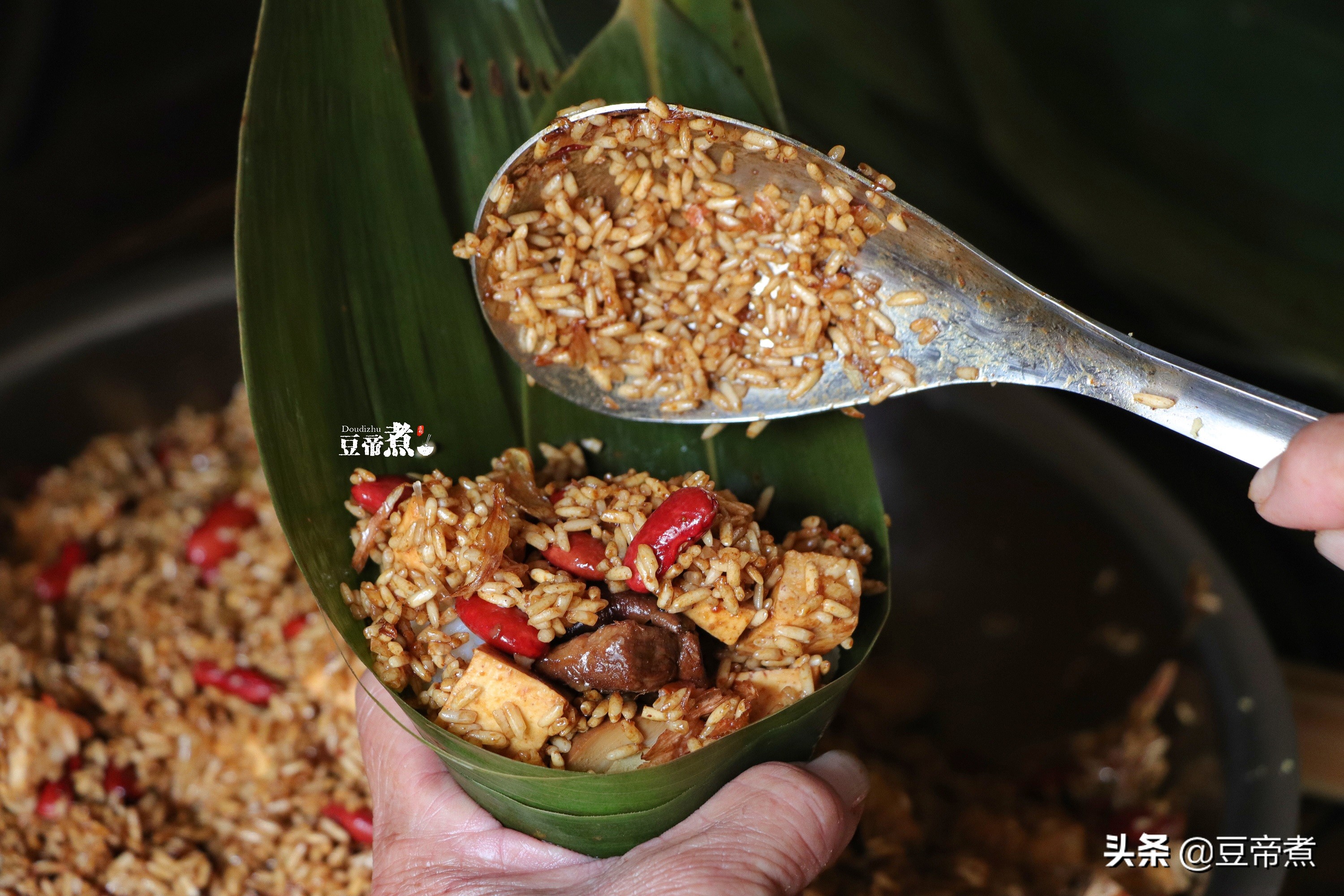 端午节多种包粽子方法,端午节教你包广东地道粽子