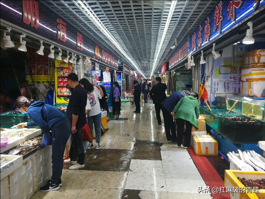 地摊经济渐火，兰州新港城周末市场还能回来吗？