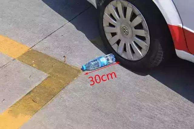 科目二左倒车入库方法,科目二倒车入库修宽窄