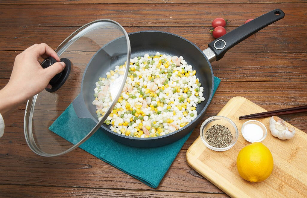 无油烟不粘锅的炒菜平底锅,钻石麦饭石不粘锅