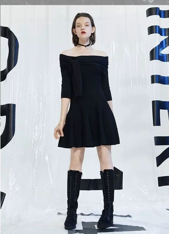 百变独特小黑裙,针织小黑裙高级感