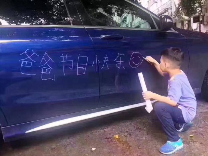 贴隐形车衣真的有人多吗,隐形车衣真的防刮蹭吗