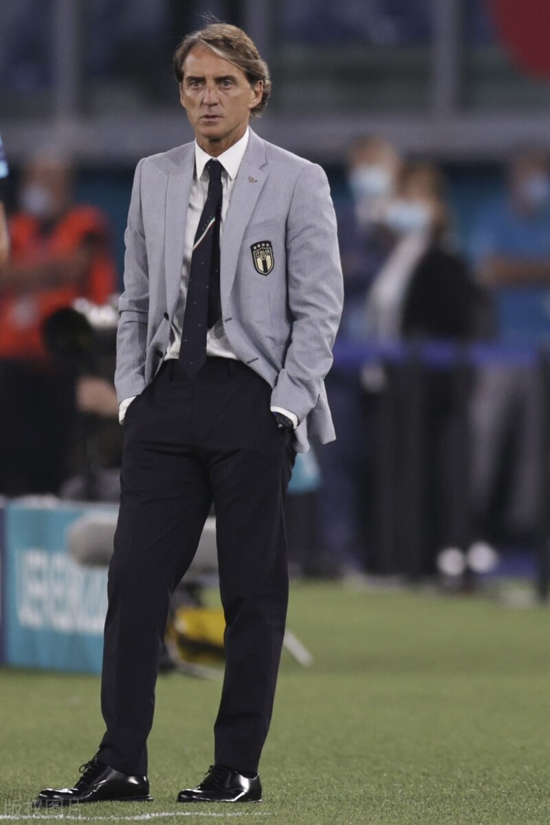 欧洲杯德国主帅勒夫,勒夫个人时装秀