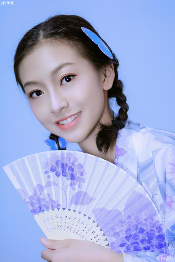 白色和服摄影作品,拍照日本和服少女逆光