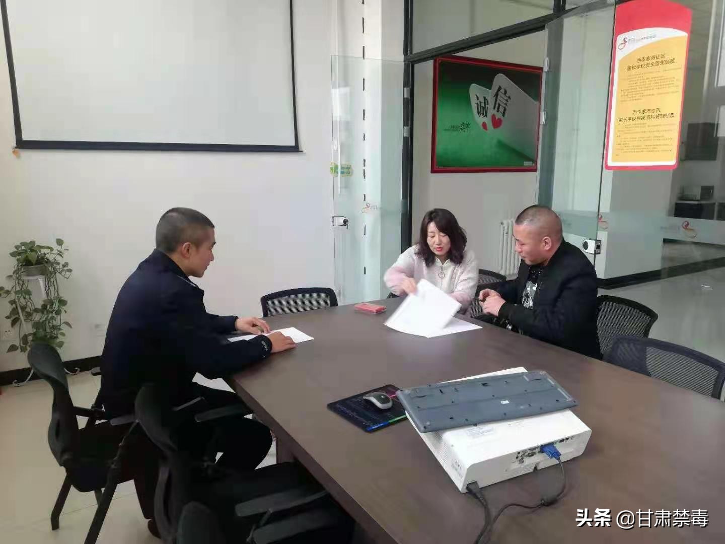 春风行动送岗位就业扶贫暖民心,春风送岗暖人心促进就业惠民生