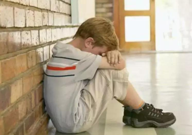 青春期性格偏激如何自愈,青春期偏执型的怎么疏导