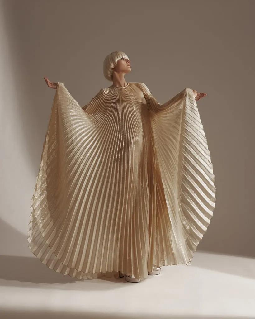 杰奎琳年轻照,杰奎琳回归