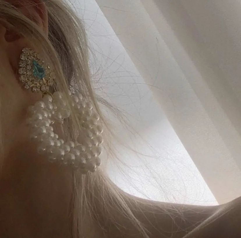 珍珠耳钉优雅永不过时,经典大方的耳钉