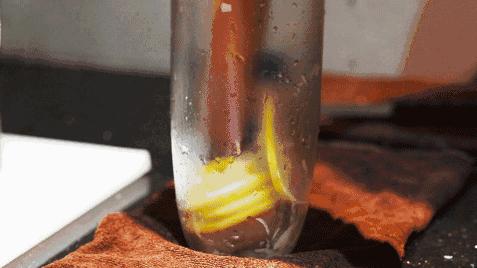 排队买奶茶的人好多啊原视频,怎么看待排队2小时买奶茶