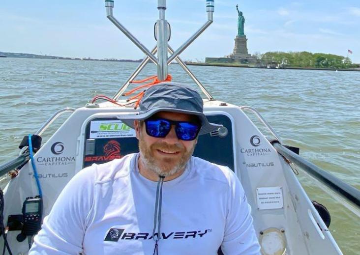 英国退役陆战队员的二次创业:独自横渡大西洋,善款捐给伤残军人