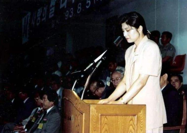 朝鲜1987年客机事件,女间谍炸飞机事件