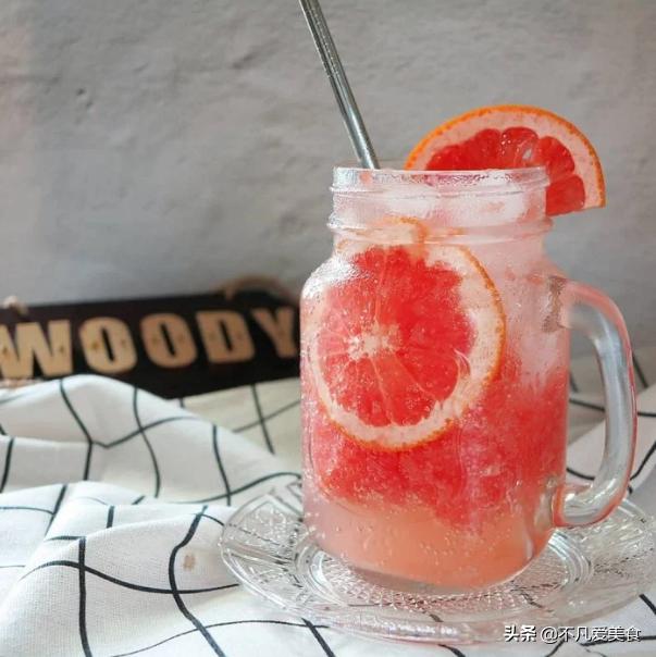 葡萄柚气泡饮，入口有炸裂感，感觉劲爆