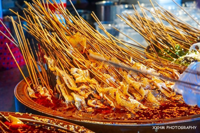 成都本地人去的最好吃的美食,中国姑娘吃成都美食