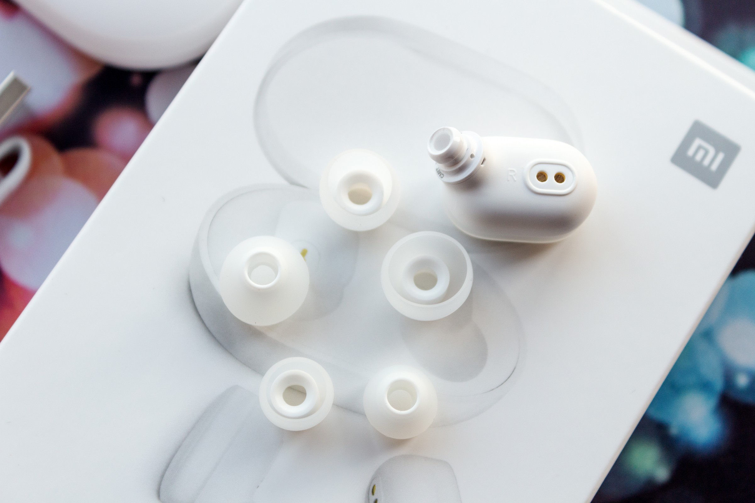 小米蓝牙耳机airdots青春版技巧,小米蓝牙耳机airdots青春版佩戴