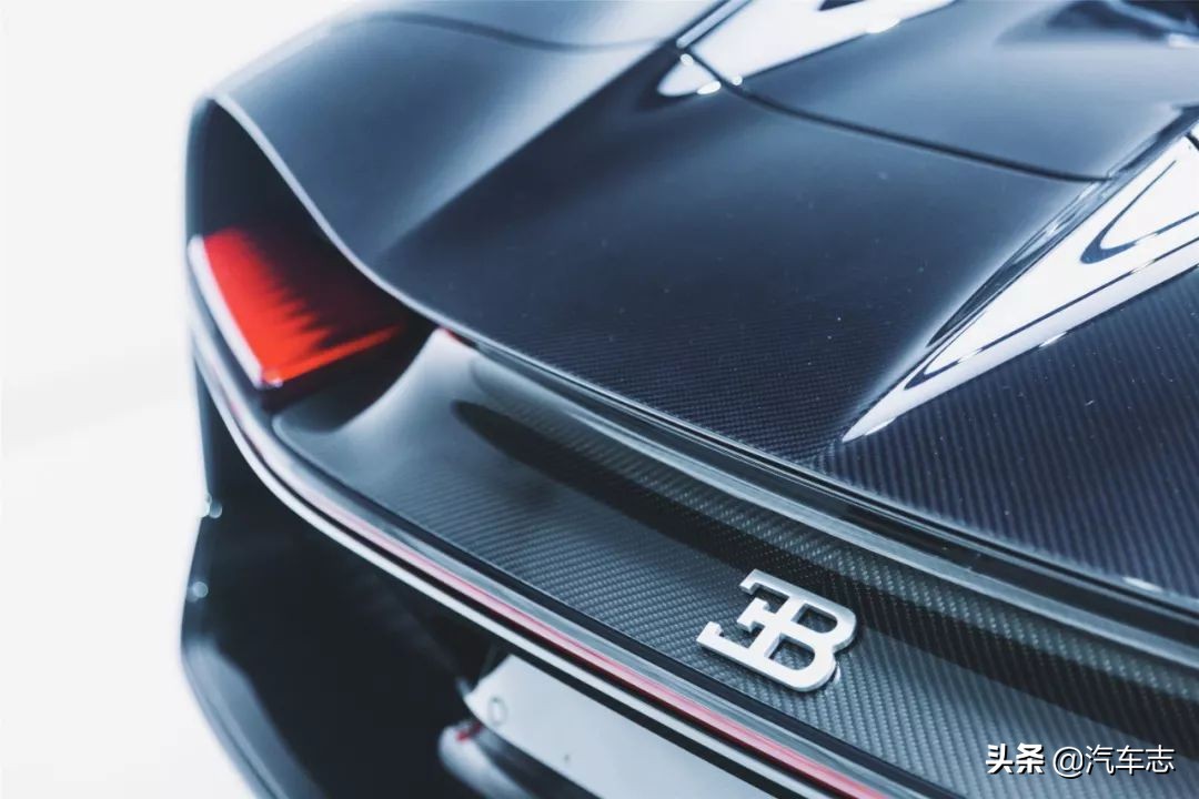 价值一亿的法拉利拉法,价值1亿元钱的白色法拉利拉法