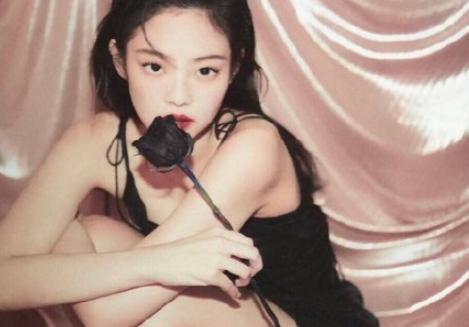 jennie六大女刊全满贯,韩国女爱豆人气前十名jennie
