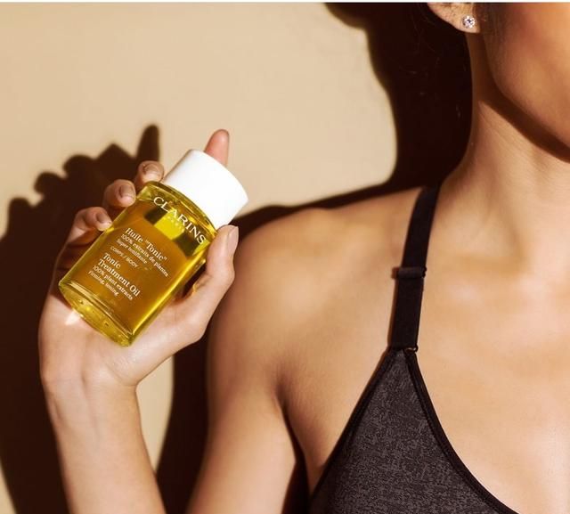 鐞嗚偆娉夐槻鏅掗湝鍜宨sdin闃叉檼闇滃摢涓ソ,isdin闃叉檼闇滃惈4鐢插熀鑻勪簹鍩烘鑴戝悧