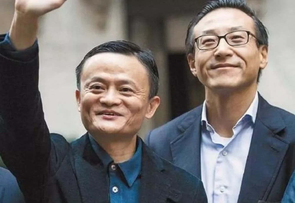 一般员工和公司一把手如何相处,老板如何跟一把手沟通