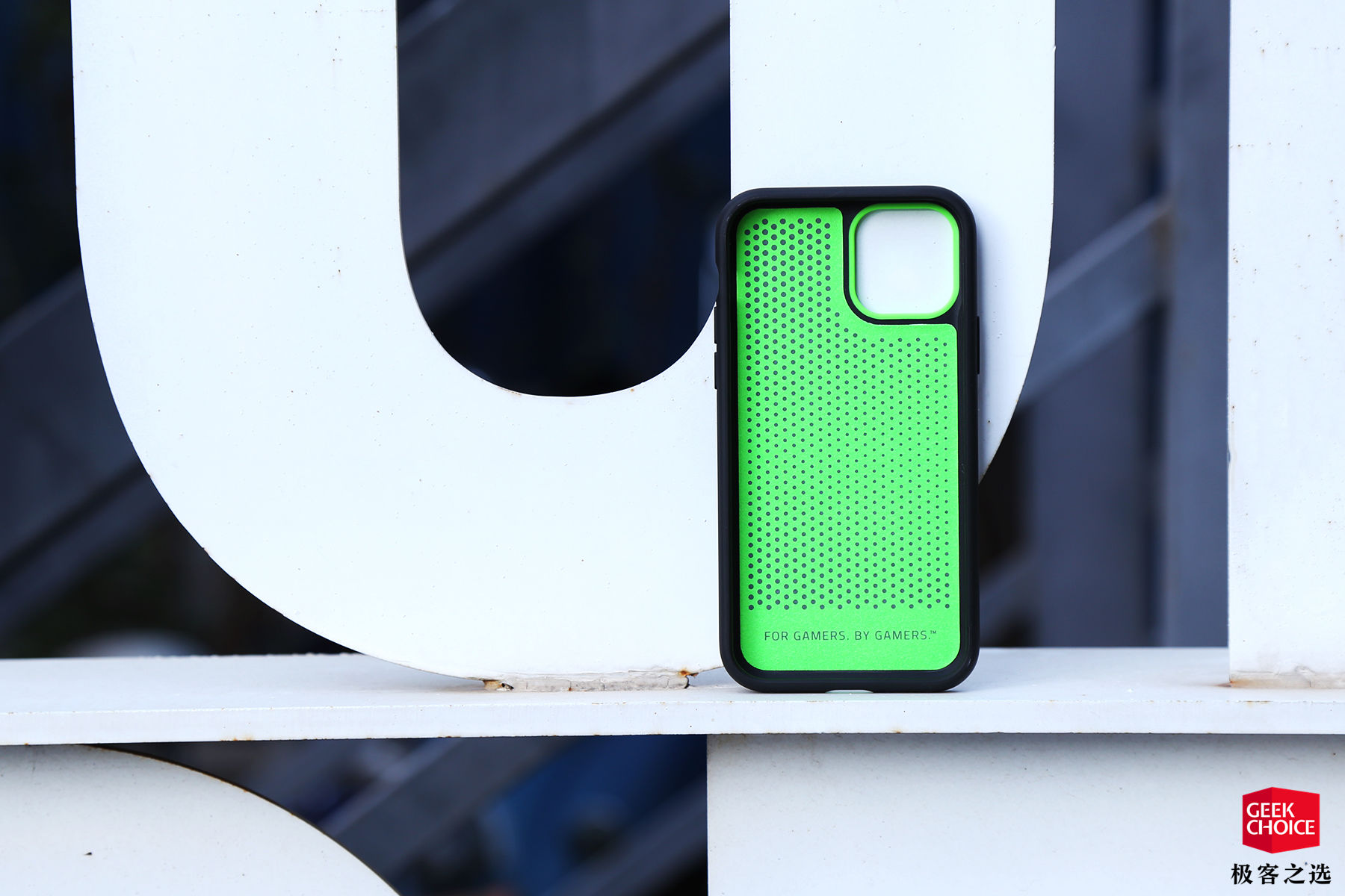 雷蛇iphonese手机壳,雷蛇推出辅助降温的手机壳