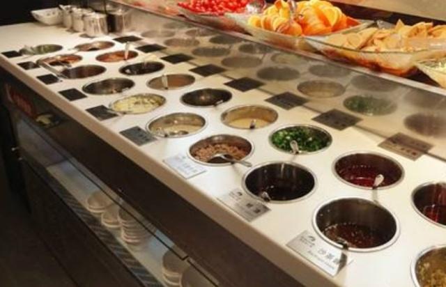 海底捞吃东西是味道还是服务,海底捞吃的是服务吃的是情怀