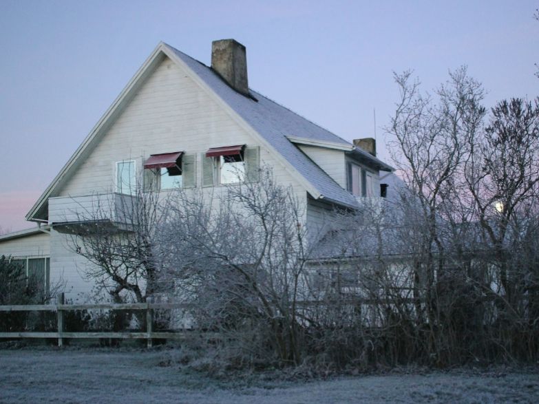 刚交完首付房子就降价怎么办,买房一年房价便宜了能退吗