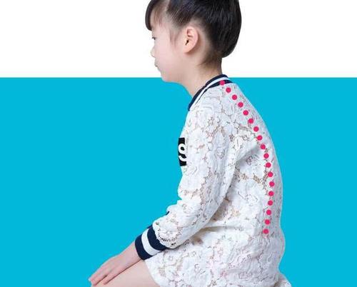 如何纠正孩子驼背的方法,孩子驼背怎么矫正才好
