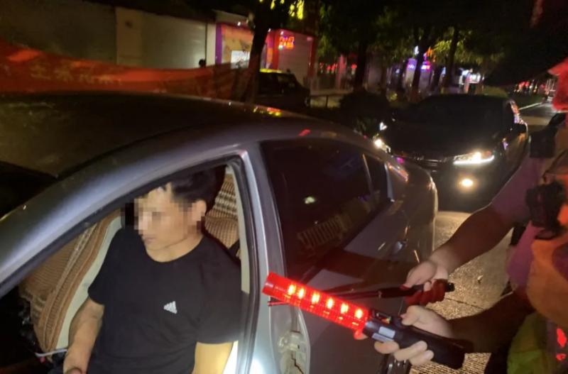 男子醉驾侥幸心理被查,男子醉驾被警察查到