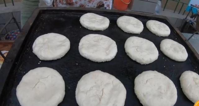路边摊牛肉饼利润,牛肉饼10元3个