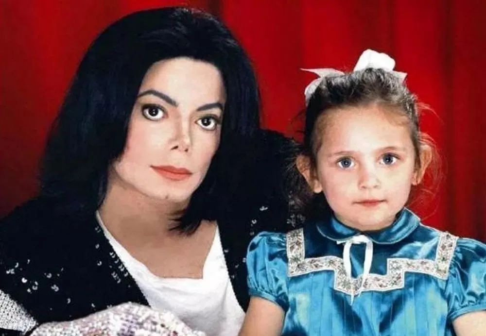 迈克尔杰克逊女儿追悼会发言,迈克尔杰克逊的第三个孩子现状