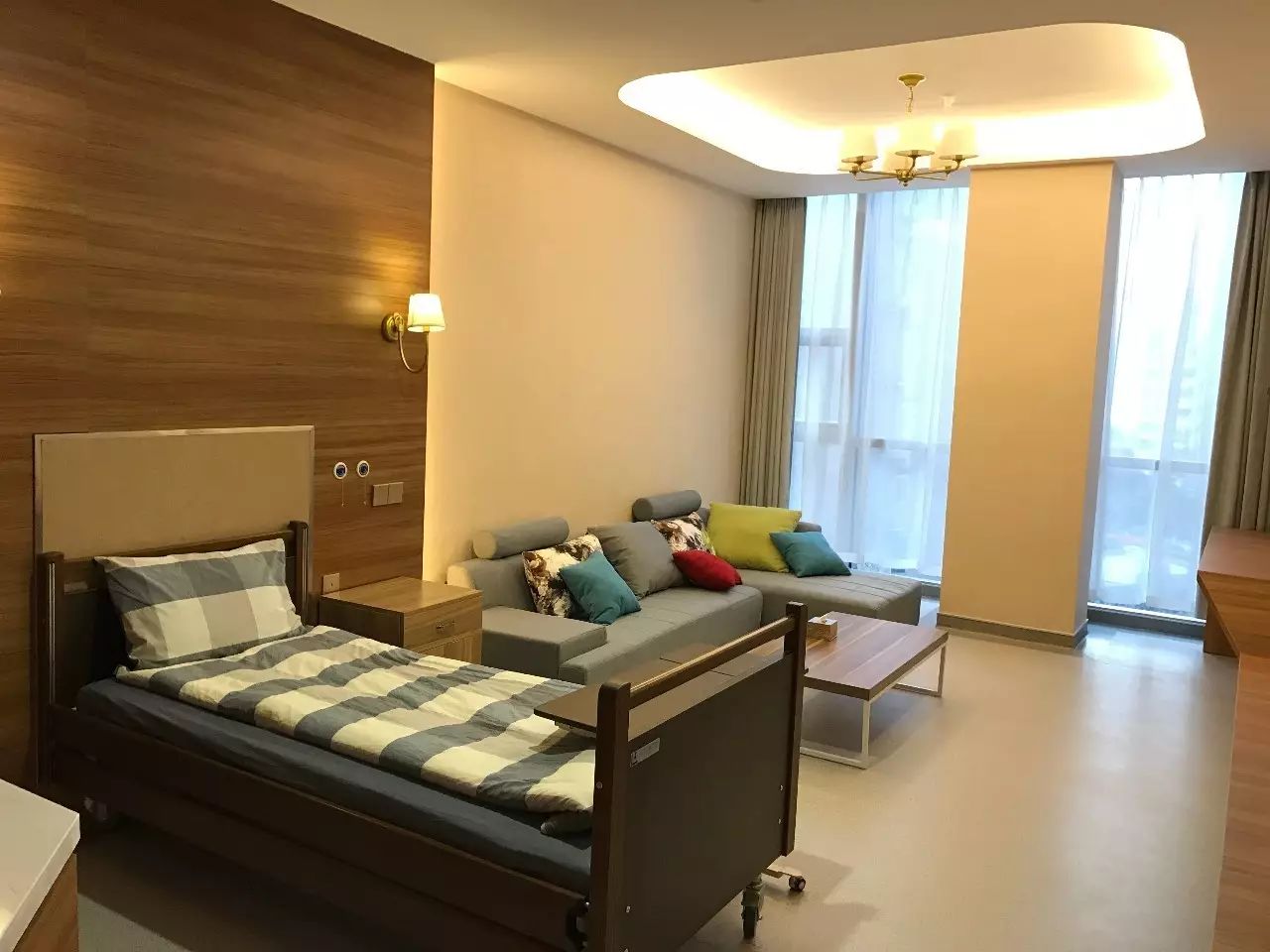 挂号500元/位！声称是武汉最好的医院，网友：武汉有钱人真多