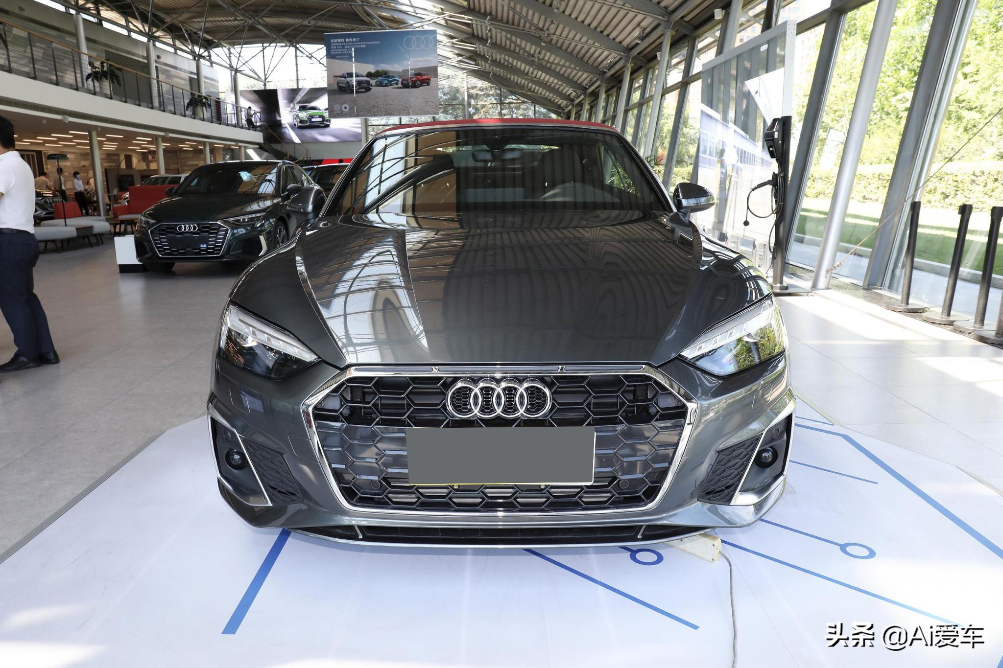 2门4座硬顶进口轿跑，大排量油耗6.4L，原装豪华品牌，实拍奥迪A5