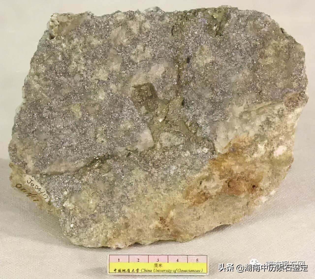 月球陨石与地球矿石的区别,月球陨石和矿石有什么区别