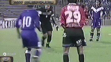 世界足坛十大招牌过人,足坛十大门将扑出任意球前五名