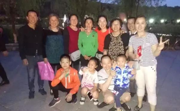 如何画一张过春节的全家福,技术贴的正确贴法视频